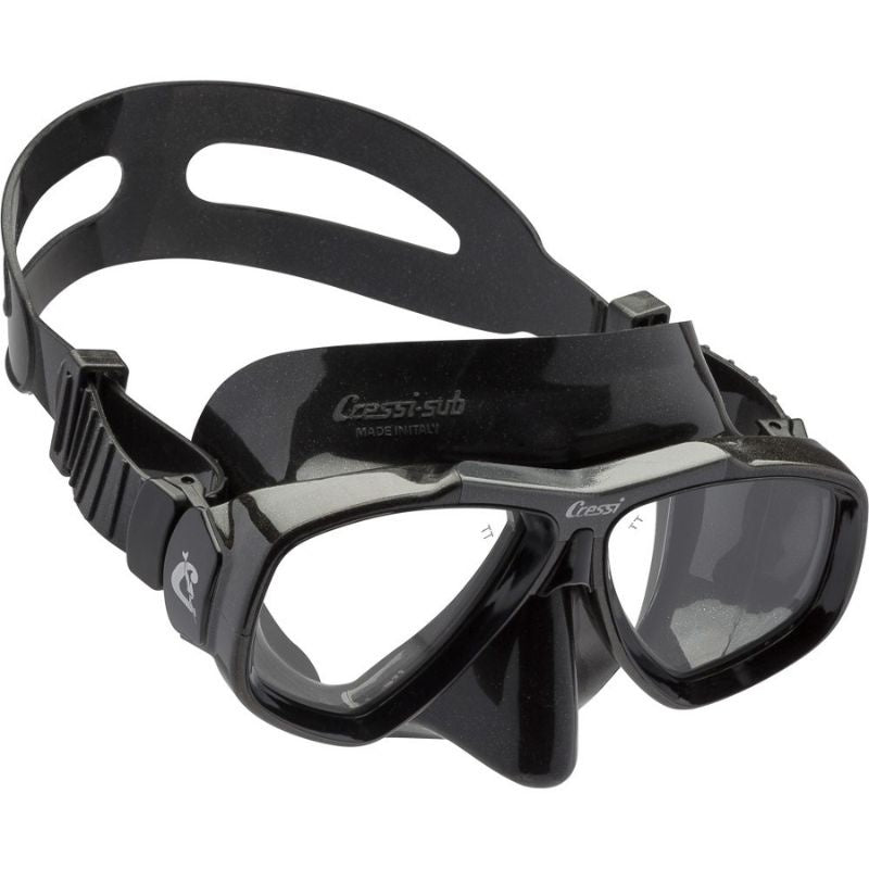 Cressi Focus Scuba Diving Mask with black frame and black skirt