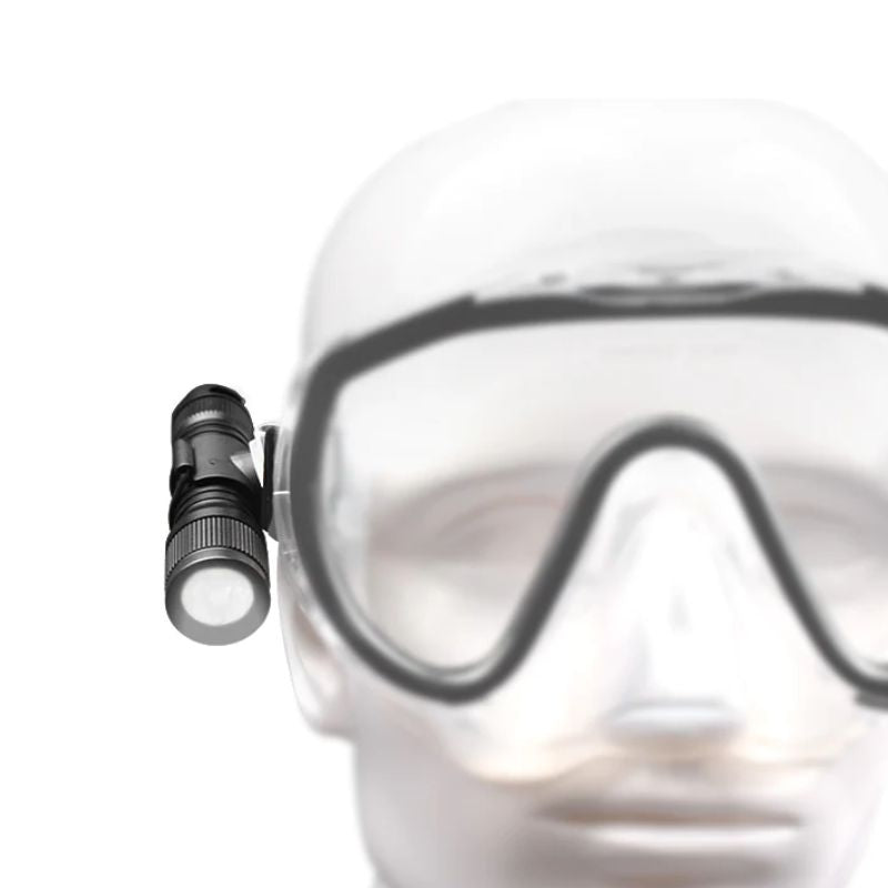 Dive torch on a mask