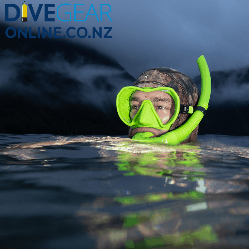 Beuchat Spy Freedive snorkel on a diver 
