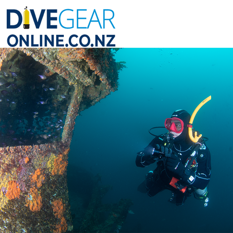 Big Blue AL1800NP Underwater Torch being used by diver