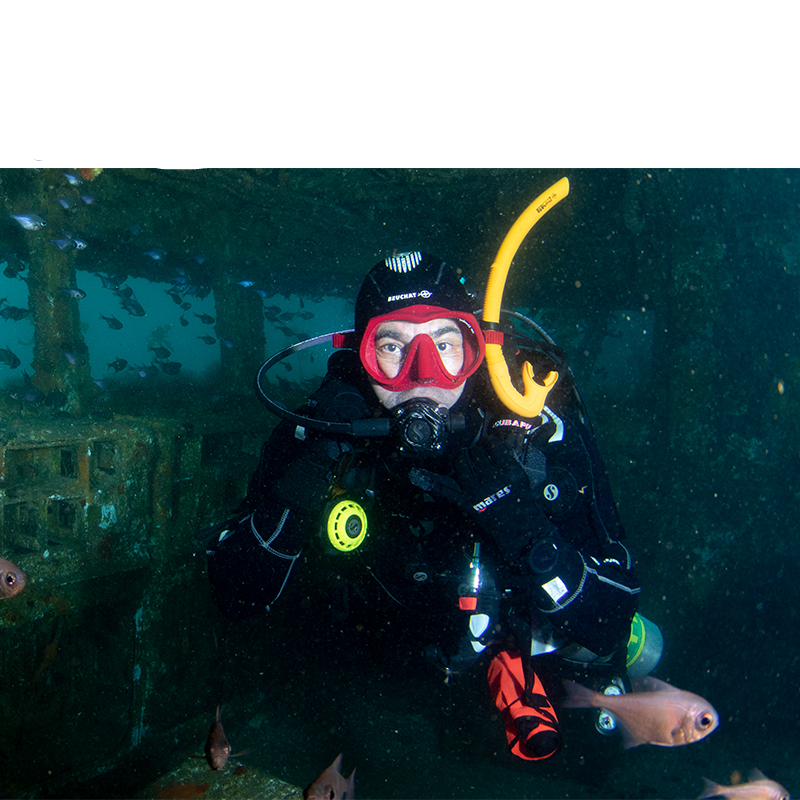 Diver wearing the Hydros Pro BCD on Waikato Wreck in New Zealand