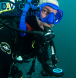 Diver using Suunto Zoop Novo in line console